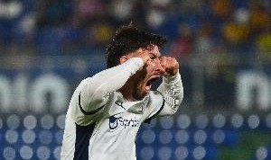 跟队记者：独立队中场洛约拉不是拜仁引援目标，这与阿媒报道相反