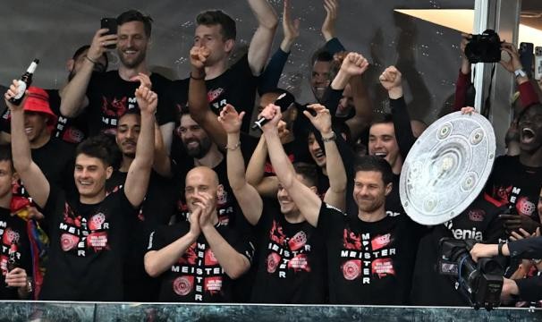 蓝鲸体育下载-得到并将继续拥有阿隆索，勒沃库森比中头奖还幸运