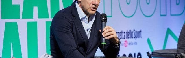 蓝鲸体育官网-【现场】舍甫琴科：与米兰德比有关的故事